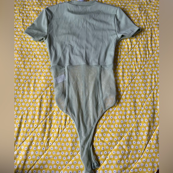 Rainbow bodysuit - Picture 4 of 4